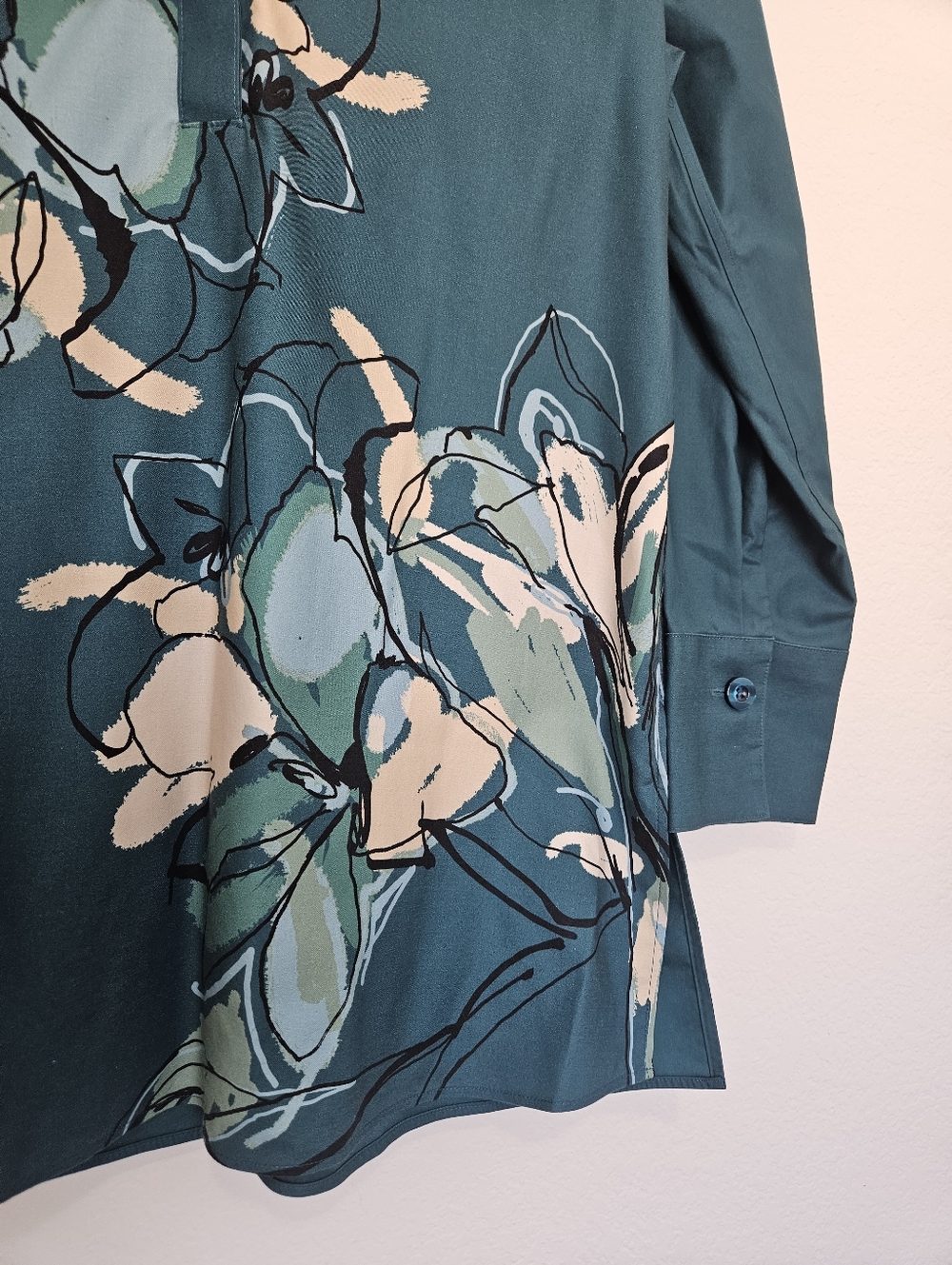 NWT Chicos | No Iron Stretch Tunic Urban Wildflower Teal Floral Top Womens 8 Med - Picture 4 of 6
